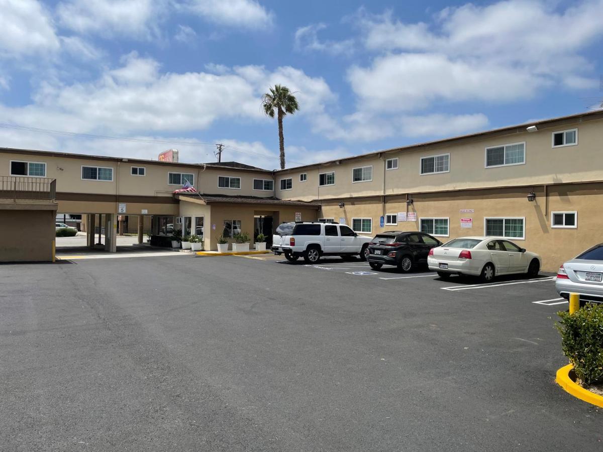 Grand Inn Fullerton Bagian luar foto