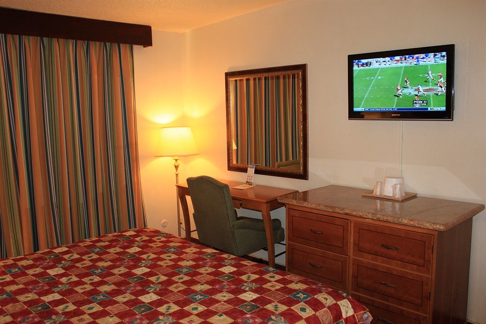 Grand Inn Fullerton Bagian luar foto