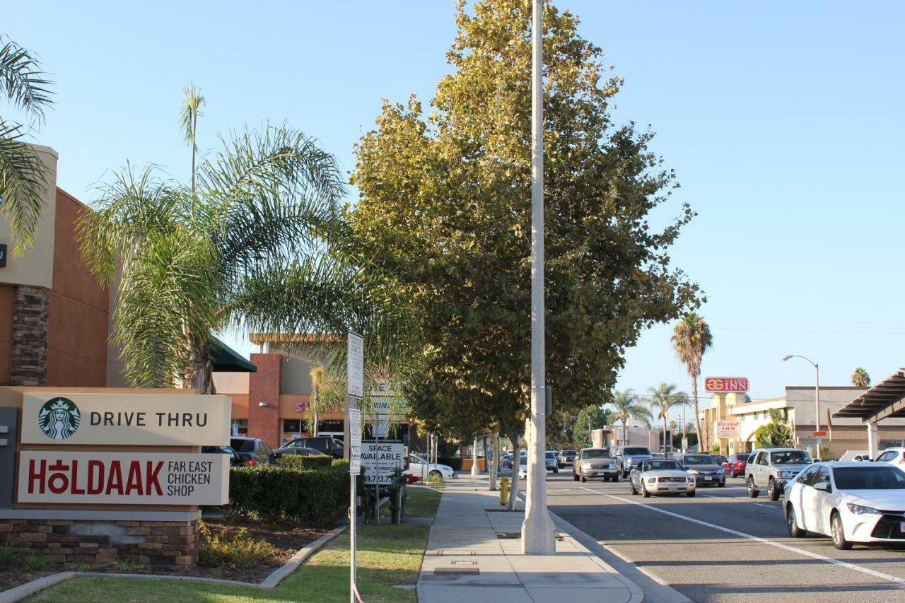 Grand Inn Fullerton Bagian luar foto